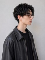 トリッカ 銀座(tricca)&nbsp;メンズショート/ニュアンスパーマ/センターパート/黒髪マッシュ
