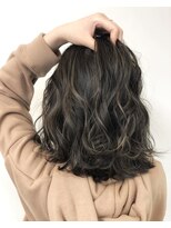 バズ ビー(BUZZ Bee)&nbsp;【梅田】コントラストハイライト×グレージュ☆