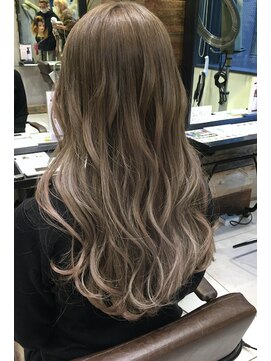 トルネード(TORNADO) 外国人風ハイライトミルクティーグレージュ