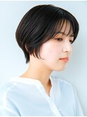 ひし形シルエットのナチュラルショート