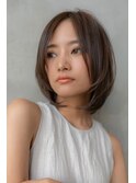 ハイライトマロンベージュ×切りっぱなしくびれミディアムボブ