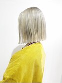 ハイトーンブロンド切りっぱなしボブ