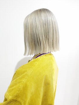 ゴーズゴードットビー 吉祥寺(go s go .b) ハイトーンブロンド切りっぱなしボブ