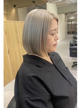 フイ(HUI) 20代30代大人可愛いエアリーボブハイトーンベージュ透明感