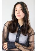 【勝野亜美】顔まわりレイヤーにツヤ感たっぷりオリーブカラー