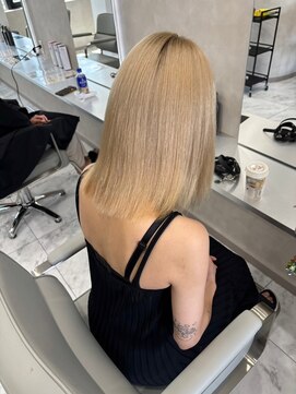 キング 梅田(K!ng) 縮毛矯正髪質改善ハイライトレイヤーカット梅田美容室エクステ