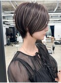 ハイライト白髪ぼかしダブルカラーインナーカラーショートボブ