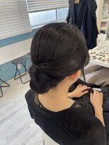 ルナクレセント (Luna crescent) 綺麗めシニヨン