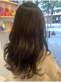 オリーブベージュ