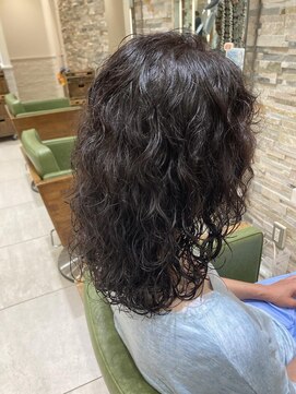 コム(com by neolive) ウェーブパーマスタイル