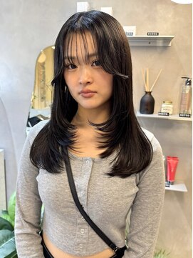 ジーナ 天神(Zina) 韓国ヘア/レイヤーカット/ザクザクレイヤー/顔まわりカット