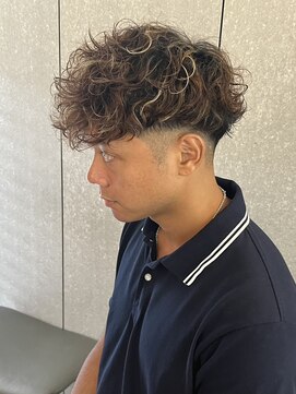 ニアウ 太田店(Niau) オールシーズンおすすめできるハイライトスペインカールスタイル