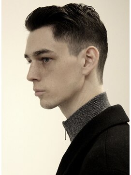 ジジバイワースホワイル(jiji by WORTH WHILE) 刈り上げセンターパートサーフカールフェザーパーママレットヘア