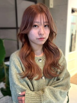 アンニュ(annuy) オレンジブラウン ブリーチカラー ハイトーン 顔周りカット 20代