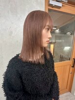 リアン(Lien) ブリーチカラー/ピンクブラウン/切りっぱなしヘア