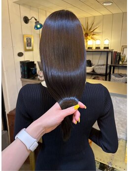 フルアヘッド(FULL A HEAD)の写真/一人ひとりのお悩み、髪質やダメージレベルに合わせて髪質改善！梅雨前のうねりやボリュームを抑えたい方に