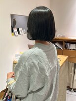 スリー(THREE)&nbsp;骨格補正カットで作るツヤ感内巻きボブヘア