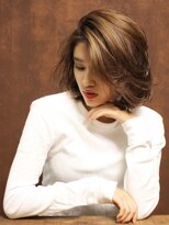 大人のニュアンスカーリーボブ