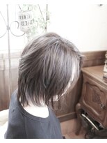 ヘアーメイクフィール アンド アール(Hair Make feel and R)&nbsp;アッシュピンク系のショート