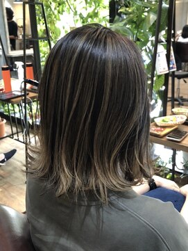ロダット 横浜(LODAT by little) バレイヤージュ×フォギーベージュ【LODAT横浜】