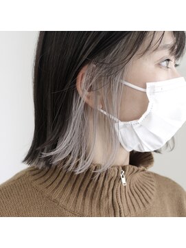 デコヘアーフラッペ(DECO HAIR frappe) パツっとボブ×ホワイトカラー/インナーカラー