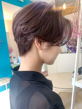 ラッシュグラス(Rush grass) フェザーバングのふんわりショート