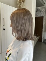 マセナ(Masena) シルバーベージュ×外はねミディ