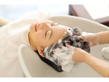 あっ!染めなくちゃ。の雰囲気（こだわりの炭酸水で洗うシャンプーを体感ください。）