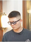ハイスキンフェード刈り上げアップバング