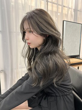 キティー サカエ(kiti SAKAE) 10代20代30代前髪あり/ハッシュカット/ロングレイヤー/顔まわり