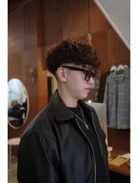 エディ(Edy) メンズパーマスペインカール刈り上げスキンフェード外国人風