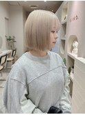 ハイトーンボブ/ピンクベージュカラー