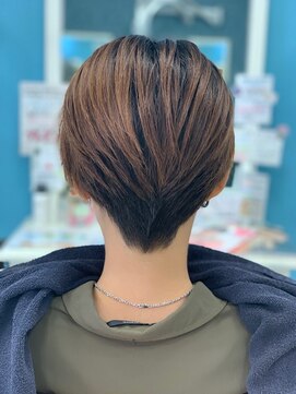 アラワラブルー(arrawarra blue) 刈り上げおしゃれショート/20/倉敷/白楽町