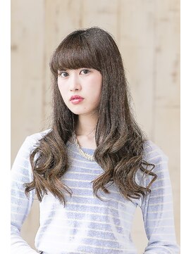 ロアー ヘアー マックイーン 流山おおたかの森店(RAWR hair McQueen) 落ち着いた印象の上品カール