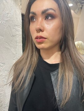 ロア インターナショナル 新宿店(LoA International) 外国人風　バレイヤージュカラー　ベージュカラー