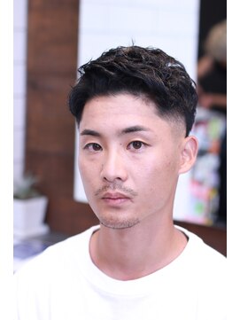 タフ バーバーショップ(TOUGH BARBER SHOP) スキンフェードにメンズパーマ