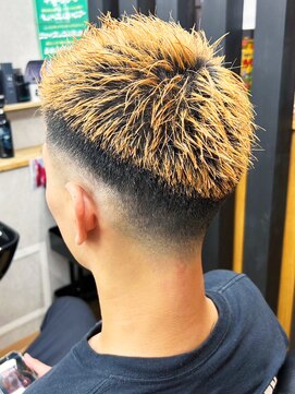 ヘアーコレクション グロース(HAIR COLLECTION Growth) 10代20代30代メンズカラーオレンジアッシュフェードカット