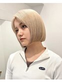 前下がりボブ切りっぱなしボブショートボブミルクティーアッシュ