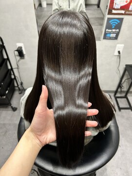 アクロマティック(Achromatic) 艶髪縮毛矯正