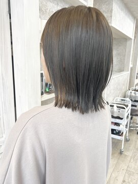 キャアリー(Caary) 福山Caary梅雨対策ナチュラルストレート切りっぱなし外ハネボブ