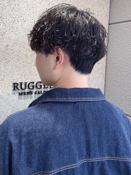 ラギッド 大野城店(RUGGED) 波巻きパーマ　黒髪ショートマッシュ　束感　20代30代