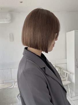 ネフ(NeF) 【MIKU】切りっぱなしボブに中明度ミルクティー☆