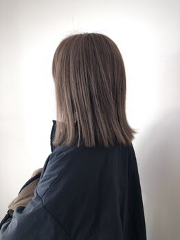 アモル(amor)の写真/＊ナチュラルなうる艶ストレートヘアに＊こだわりの薬剤を使用◎ダメージを最小限に抑え、美シルエットに♪