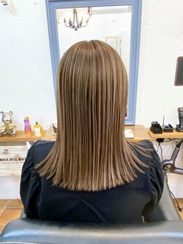 フルケアでダメージを最小限に抑える技術をご提供！ブリーチによるダメージが気になる方もご相談ください◎