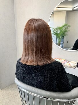 クロア(CHROA) 【ビンクページュで柔らかぱっつんミディアムスタイル】