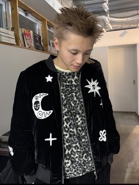 PARKiiiNG 心斎橋　ブリーチ/ダブルカラー/パーマ/メンズ【パーキング】 刈り上げセンターパート