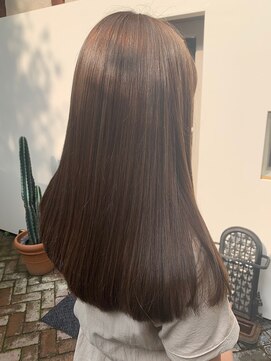 テラスグレース 横浜(TERRACE GRACE) うるおい感で魅了するヌーディストレート×ペールベージュ