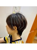 横顔美人ショート