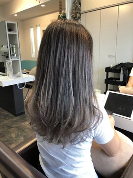 アリア トータルビューティー(Aria total beauty) ミルクティーグレージュ