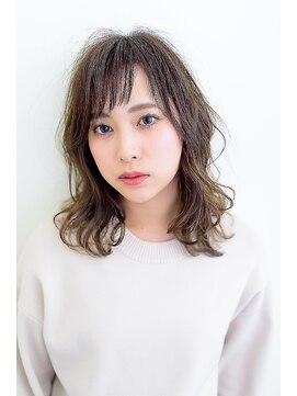 ディーボーイ 下通本店(D-BOY) ハイライトとグレージュで抜け感あるアッシュに